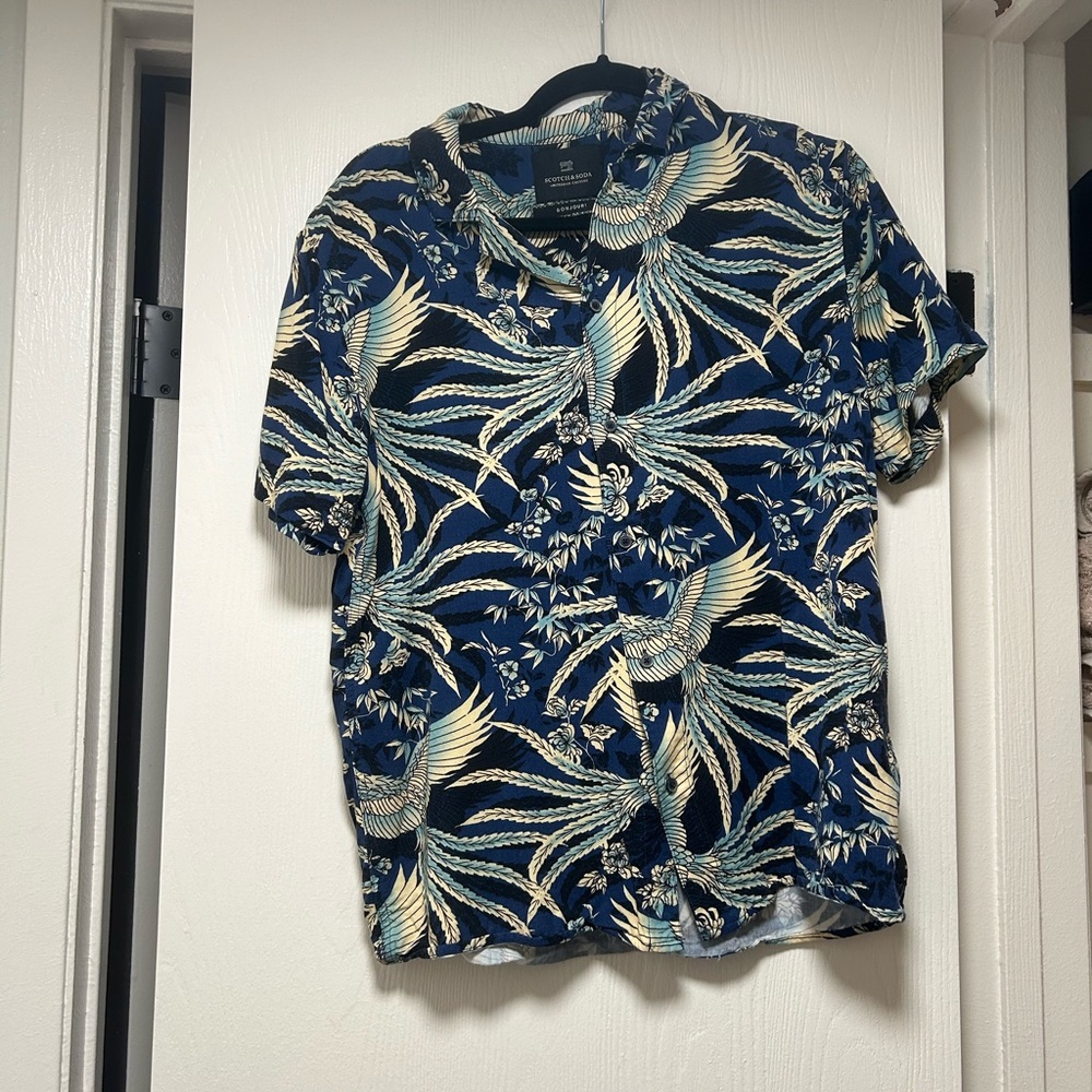 Men’s Scotch and Soda Flying Peacock Short Sleeve Button Down- size medium